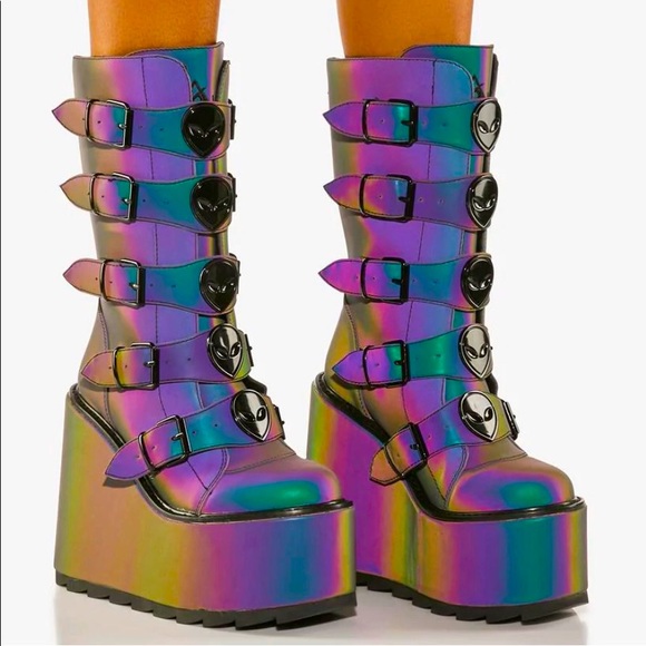 👽🆕Dolls Kill / YRU Reflective Alien Platform Boots! BNIB! Size 8!👽SOLD OUT! - Picture 4 of 16
